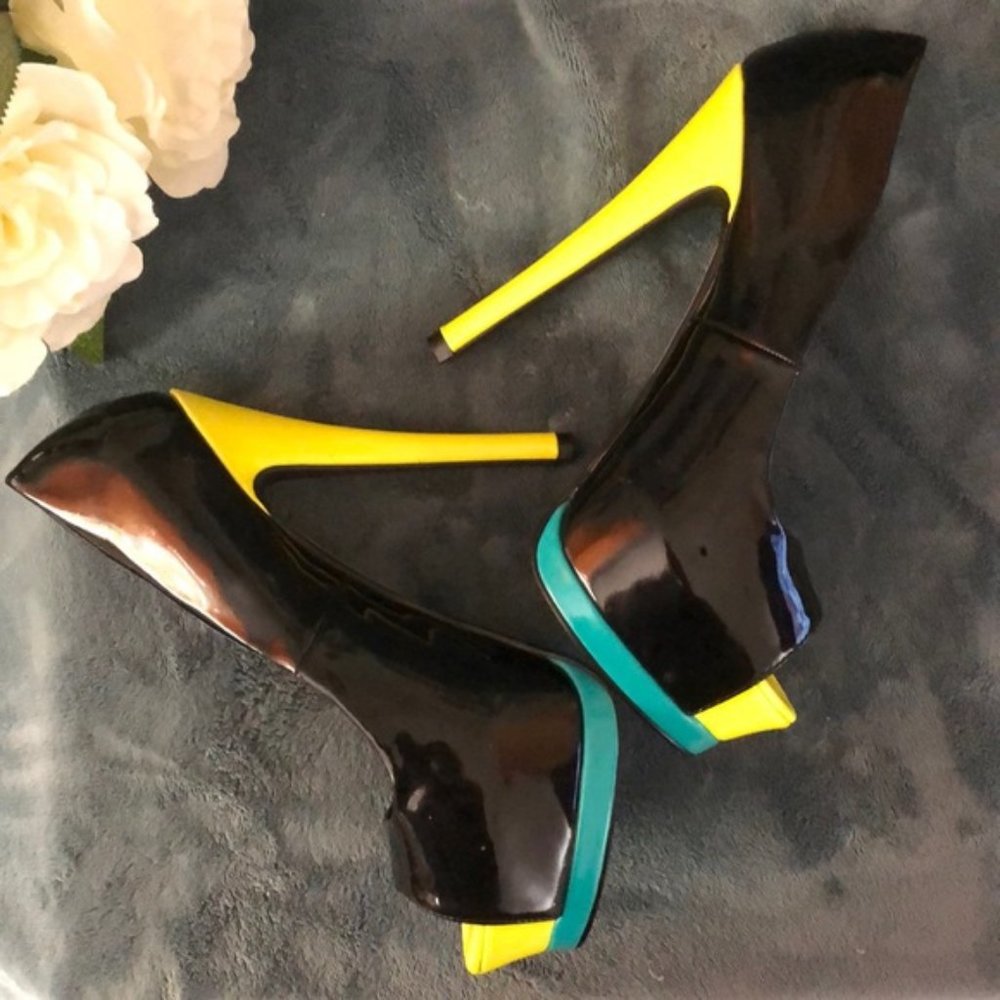 Charlotte Russe Ultra Cool Pumps - Picture 2 of 10